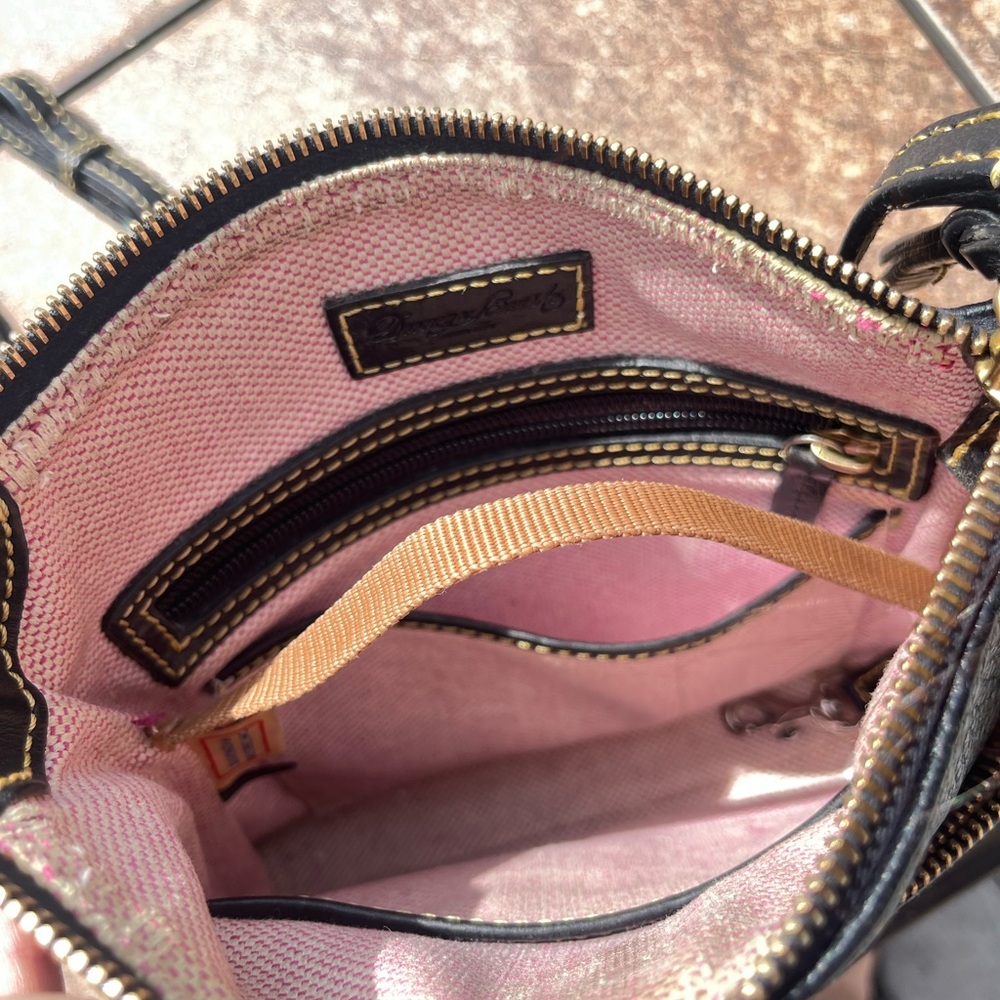 Dooney & Bourke Black GENUINE Leather Dillen Letter Carrier Purse - Picture 5 of 12